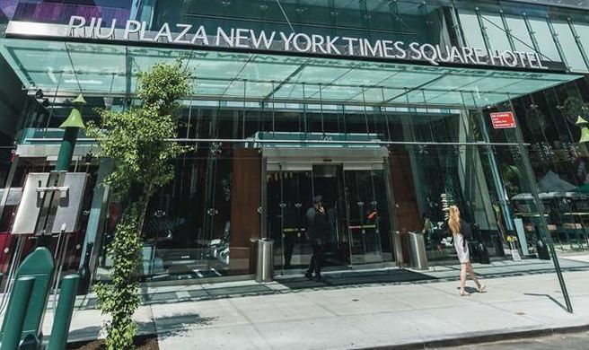 Hotel Riu Plaza New York Times Square Exterior