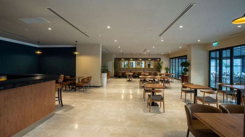 <b>Ramada by Wyndham Izmir Aliaga Restaurant</b>. Images powered by <a href="https://iceportal.shijigroup.com/" title="IcePortal" target="_blank">IcePortal</a>.