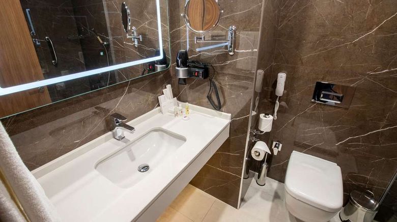 <b>Ramada by Wyndham Izmir Aliaga Room</b>. Images powered by <a href="https://iceportal.shijigroup.com/" title="IcePortal" target="_blank">IcePortal</a>.