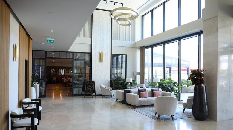 <b>Ramada by Wyndham Izmir Aliaga Lobby</b>. Images powered by <a href="https://iceportal.shijigroup.com/" title="IcePortal" target="_blank">IcePortal</a>.