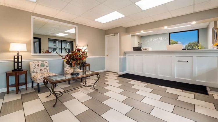 SureStay Hotel by BW Columbus Downtown Lobby