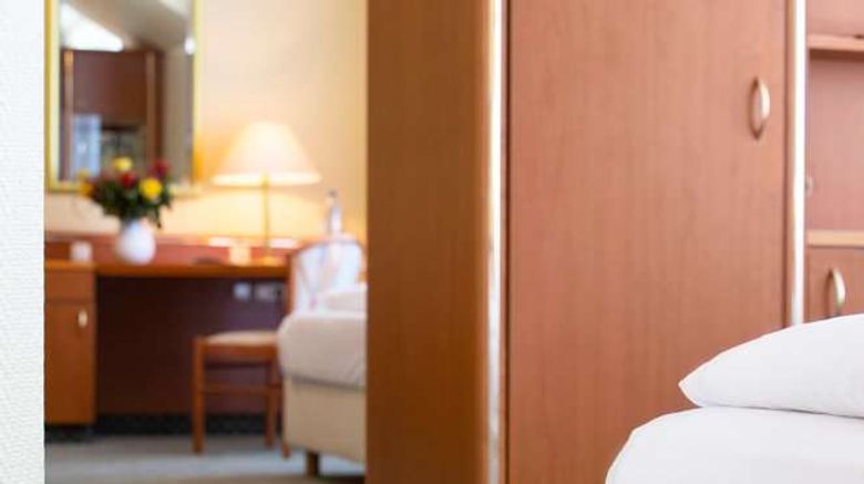 <b>Victor's Residenz-Hotel Gera Room</b>. Images powered by <a href="https://iceportal.shijigroup.com/" title="IcePortal" target="_blank">IcePortal</a>.