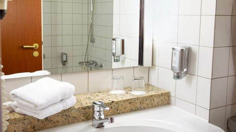 <b>Victor's Residenz-Hotel Gera Room</b>. Images powered by <a href="https://iceportal.shijigroup.com/" title="IcePortal" target="_blank">IcePortal</a>.