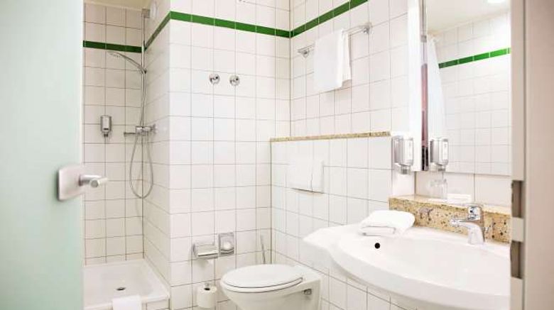 <b>Victor's Residenz-Hotel Gera Room</b>. Images powered by <a href="https://iceportal.shijigroup.com/" title="IcePortal" target="_blank">IcePortal</a>.
