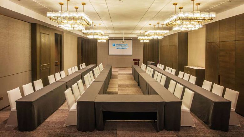 <b>Wyndham Shiyan Downtown Meeting</b>. Images powered by <a href="https://iceportal.shijigroup.com/" title="IcePortal" target="_blank">IcePortal</a>.