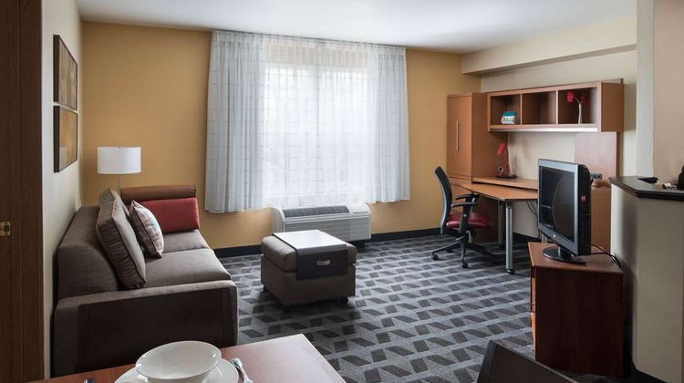 Sonesta Simply Suites Seattle Renton Suite