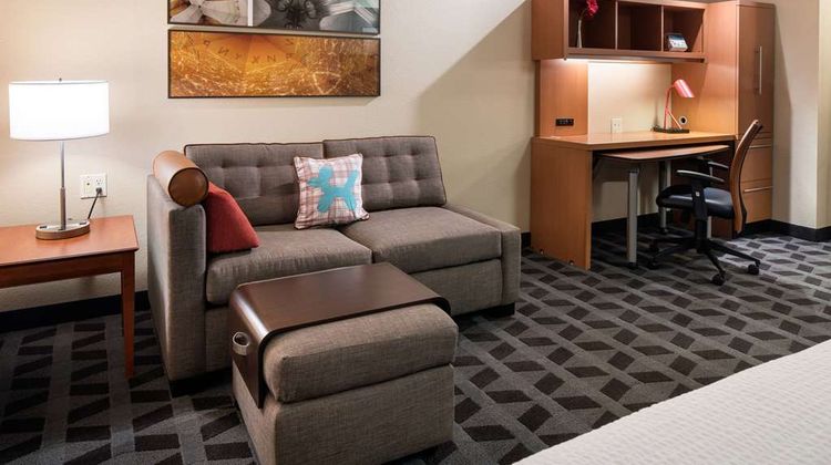 Sonesta Simply Suites Seattle Renton Suite
