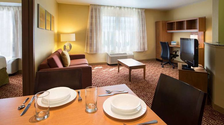 <b>Sonesta Simply Suites Phoenix Scottsdale Suite</b>. Images powered by <a href="https://iceportal.shijigroup.com/" title="IcePortal" target="_blank">IcePortal</a>.