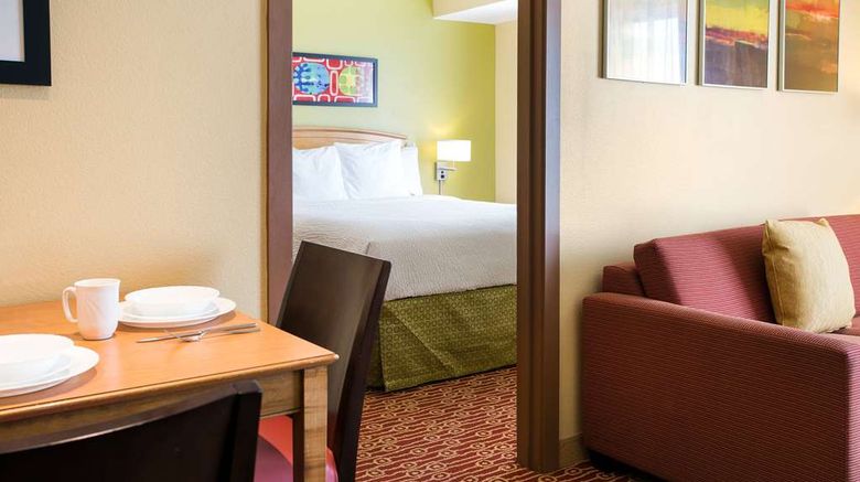 <b>Sonesta Simply Suites Phoenix Scottsdale Suite</b>. Images powered by <a href="https://iceportal.shijigroup.com/" title="IcePortal" target="_blank">IcePortal</a>.