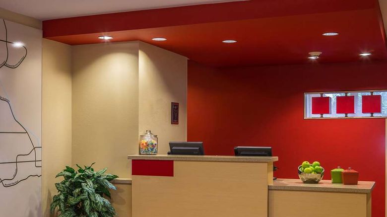 <b>Sonesta Simply Suites Phoenix Scottsdale Lobby</b>. Images powered by <a href="https://iceportal.shijigroup.com/" title="IcePortal" target="_blank">IcePortal</a>.