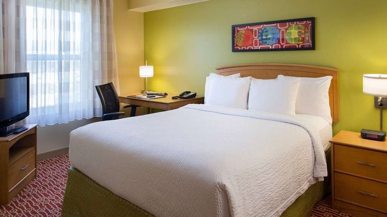 <b>Sonesta Simply Suites Phoenix Scottsdale Suite</b>. Images powered by <a href="https://iceportal.shijigroup.com/" title="IcePortal" target="_blank">IcePortal</a>.