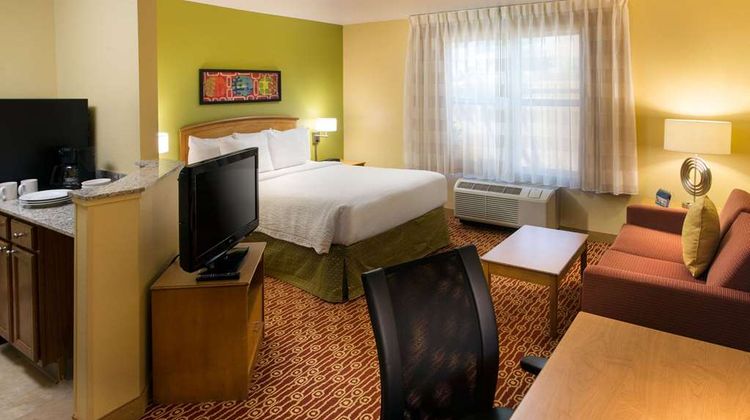Sonesta Simply Suites Phoenix Scottsdale Suite