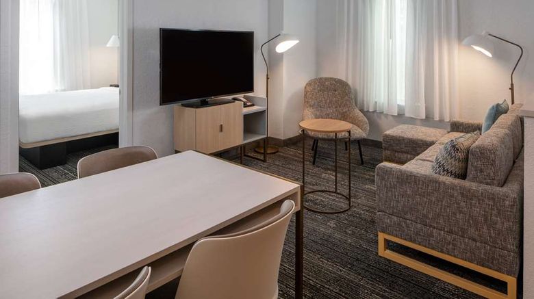 <b>Sonesta Simply Suites Falls Church Suite</b>. Images powered by <a href="https://iceportal.shijigroup.com/" title="IcePortal" target="_blank">IcePortal</a>.