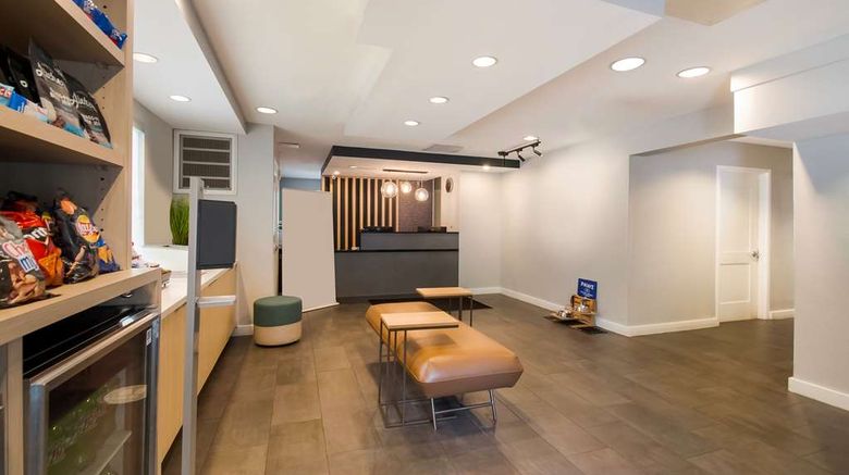 <b>Sonesta Simply Suites Falls Church Lobby</b>. Images powered by <a href="https://iceportal.shijigroup.com/" title="IcePortal" target="_blank">IcePortal</a>.