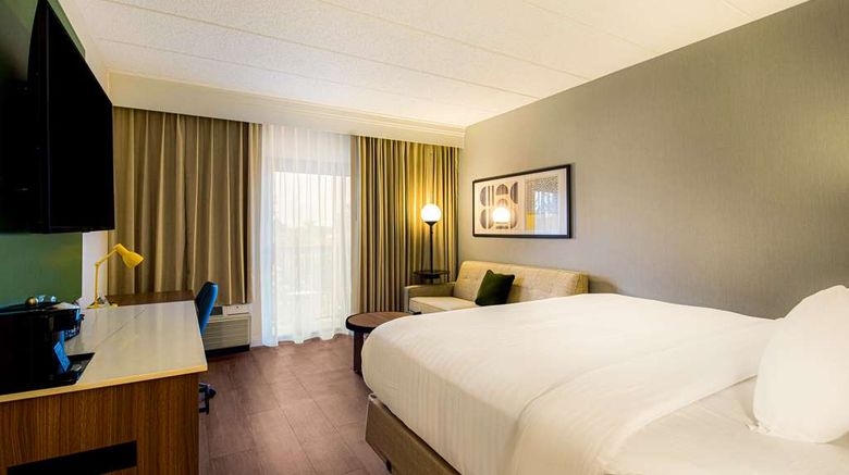 <b>Sonesta Select Philadelphia Airport Room</b>. Images powered by <a href="https://iceportal.shijigroup.com/" title="IcePortal" target="_blank">IcePortal</a>.