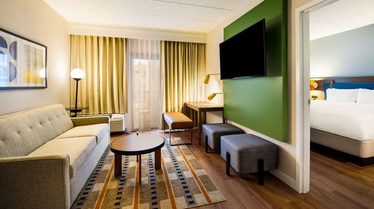 Sonesta Select Philadelphia Airport Suite