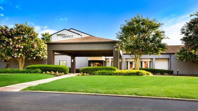 Sonesta Select Philadelphia Airport Exterior
