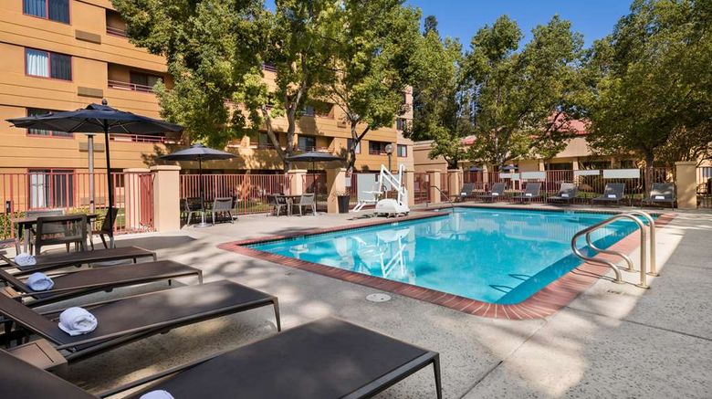 <b>Sonesta Select San Jose Airport Pool</b>. Images powered by <a href="https://iceportal.shijigroup.com/" title="IcePortal" target="_blank">IcePortal</a>.