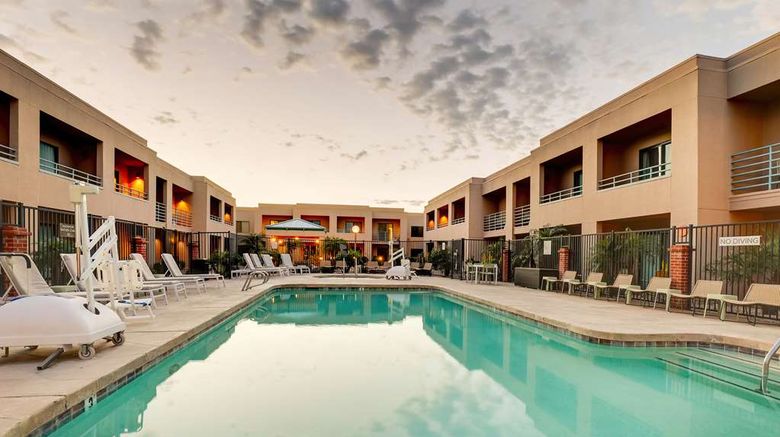 <b>Sonesta Select Scottsdale at Mayo Clinic Pool</b>. Images powered by <a href="https://iceportal.shijigroup.com/" title="IcePortal" target="_blank">IcePortal</a>.