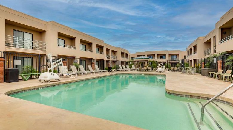<b>Sonesta Select Scottsdale at Mayo Clinic Pool</b>. Images powered by <a href="https://iceportal.shijigroup.com/" title="IcePortal" target="_blank">IcePortal</a>.