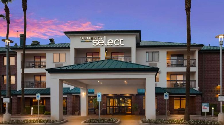 <b>Sonesta Select Tempe Downtown Exterior</b>. Images powered by <a href="https://iceportal.shijigroup.com/" title="IcePortal" target="_blank">IcePortal</a>.