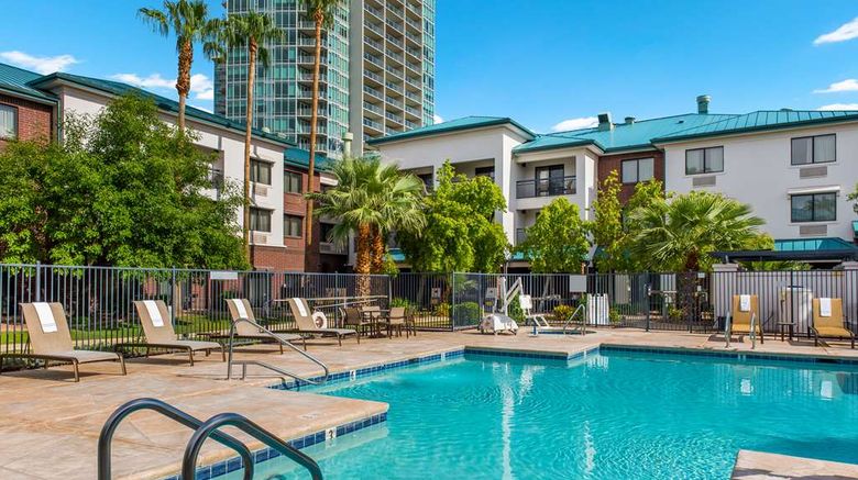 <b>Sonesta Select Tempe Downtown Pool</b>. Images powered by <a href="https://iceportal.shijigroup.com/" title="IcePortal" target="_blank">IcePortal</a>.