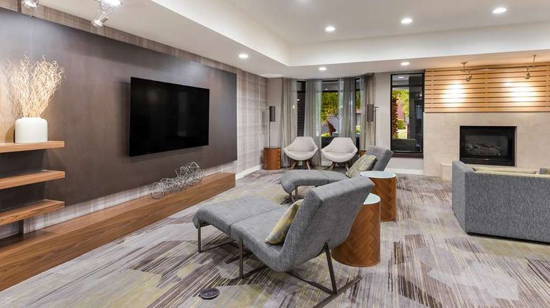 <b>Sonesta Select Tempe Downtown Lobby</b>. Images powered by <a href="https://iceportal.shijigroup.com/" title="IcePortal" target="_blank">IcePortal</a>.