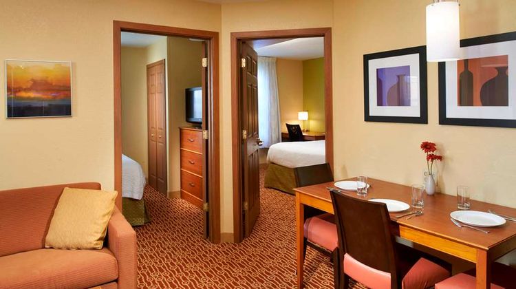 Sonesta Simply Suites Detroit Novi Suite