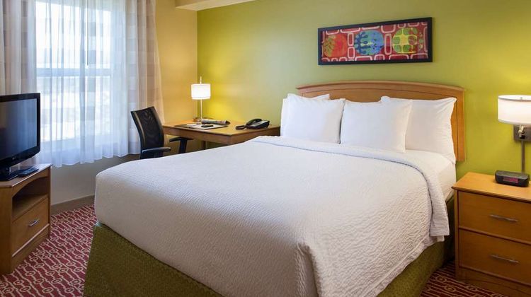 Sonesta Simply Suites Detroit Novi Suite
