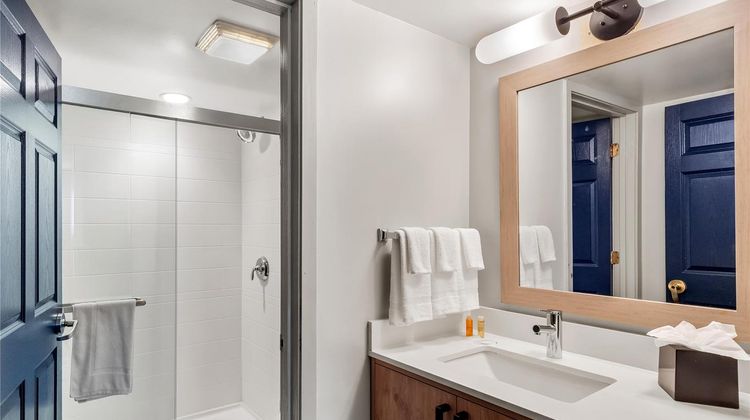 Sonesta Simply Suites Detroit Novi Suite