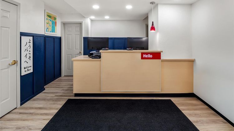 Sonesta Simply Suites Detroit Novi Lobby