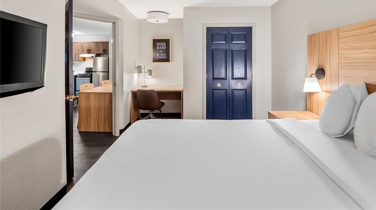 Sonesta Simply Suites Detroit Novi Suite