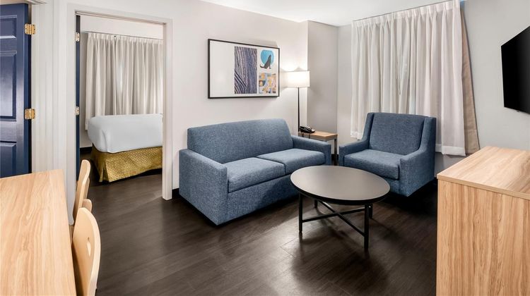 Sonesta Simply Suites Detroit Novi Suite