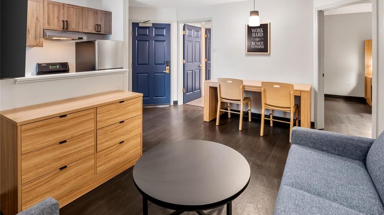 Sonesta Simply Suites Detroit Novi Suite