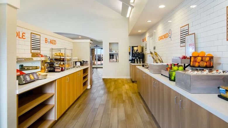 <b>Sonesta ES Suites Annapolis Restaurant</b>. Images powered by <a href="https://iceportal.shijigroup.com/" title="IcePortal" target="_blank">IcePortal</a>.
