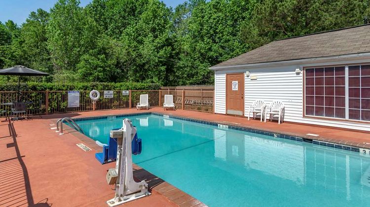 Quality Inn Pool