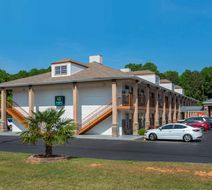 Quality Inn Exterior
