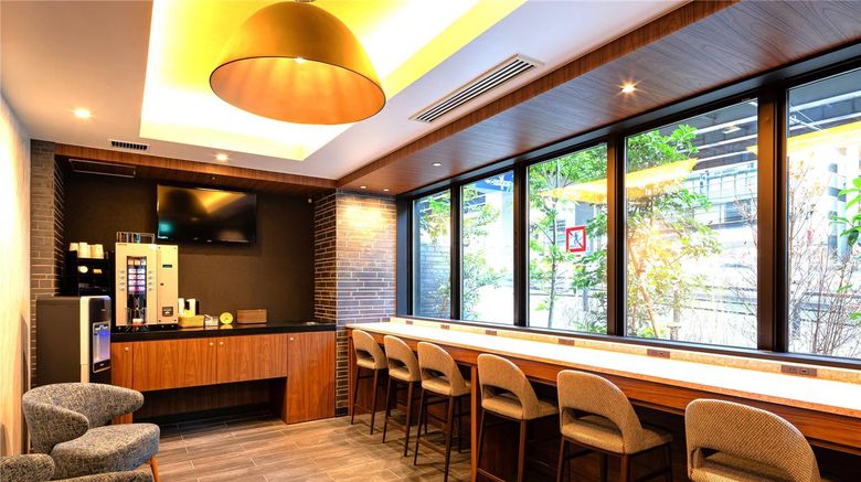 <b>Comfort Inn Tokyo Roppongi Lobby</b>. Images powered by <a href="https://iceportal.shijigroup.com/" title="IcePortal" target="_blank">IcePortal</a>.
