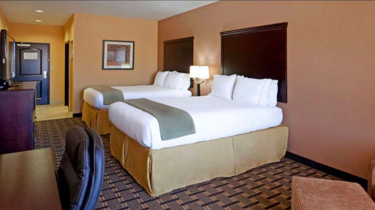 Comfort Inn & Suites Room