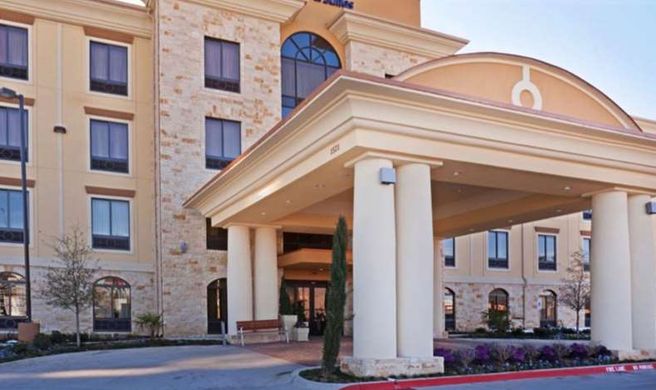 Comfort Inn & Suites Exterior