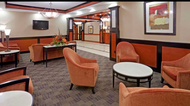 Comfort Inn & Suites Lobby