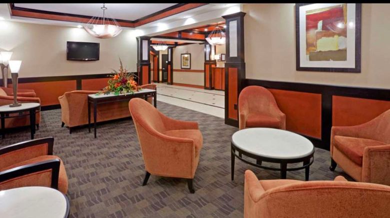 <b>Comfort Inn & Suites Lobby</b>. Images powered by <a href="https://iceportal.shijigroup.com/" title="IcePortal" target="_blank">IcePortal</a>.