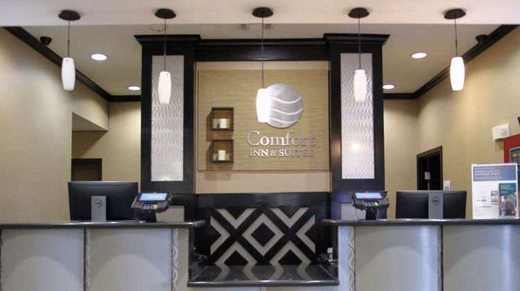Comfort Inn & Suites Lobby