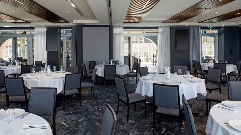 <b>Hampton by Hilton Montreal Downtown Meeting</b>. Images powered by <a href="https://iceportal.shijigroup.com/" title="IcePortal" target="_blank">IcePortal</a>.