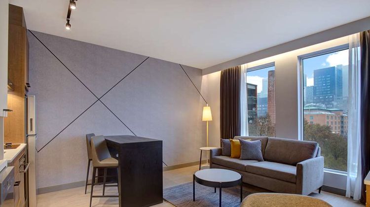 Hampton by Hilton Montreal Downtown Room
