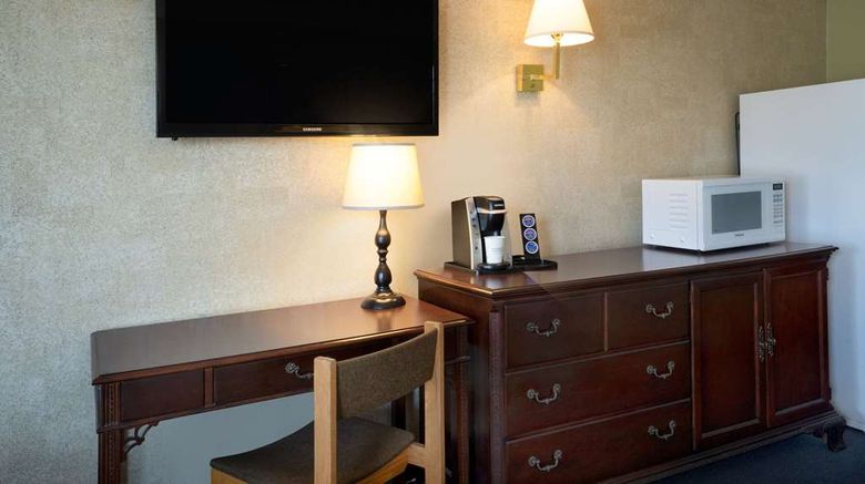 <b>Thriftlodge by Wyndham Regina Room</b>. Images powered by <a href="https://iceportal.shijigroup.com/" title="IcePortal" target="_blank">IcePortal</a>.