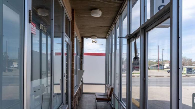 <b>Thriftlodge by Wyndham Regina Lobby</b>. Images powered by <a href="https://iceportal.shijigroup.com/" title="IcePortal" target="_blank">IcePortal</a>.