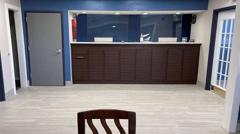 <b>Baymont by Wyndham Adairsville Lobby</b>. Images powered by <a href="https://iceportal.shijigroup.com/" title="IcePortal" target="_blank">IcePortal</a>.
