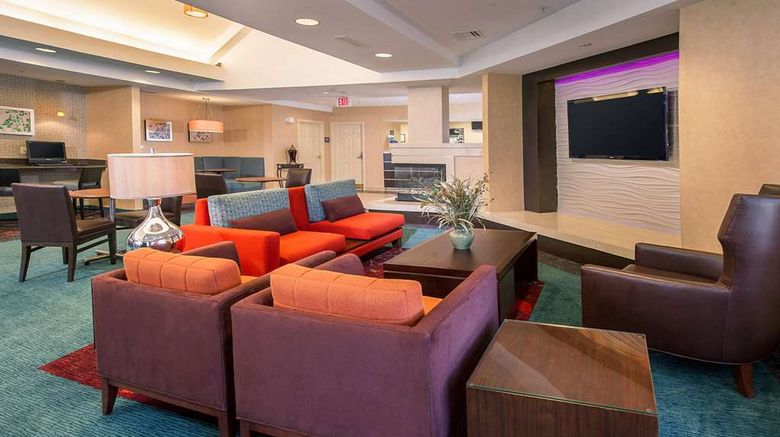 <b>Sonesta ES Suites Charlottesville Univ Lobby</b>. Images powered by <a href="https://iceportal.shijigroup.com/" title="IcePortal" target="_blank">IcePortal</a>.