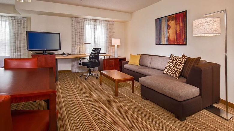 <b>Sonesta ES Suites Charlottesville Univ Suite</b>. Images powered by <a href="https://iceportal.shijigroup.com/" title="IcePortal" target="_blank">IcePortal</a>.